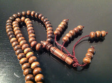 Load image into Gallery viewer, مسبحة الختام الروحانية خشب حاتم من اندر المسابح مسباح روحاني خشب طبيعي بالظمان