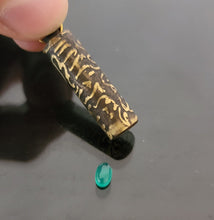 Load image into Gallery viewer, الخرزة العقرب الجوهرة الخضراء الروحانيه النادرة شاهد الفيديو على sufi maic