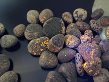 Load image into Gallery viewer, حجر الفسفور الروحاني المشع المضيء بالظلام الطبيعي والاصلي فعال وبالضمان