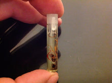 Load image into Gallery viewer, زيت روحاني عطر المحبه والجلب الشديد لجلب القلوب محبة فعال جدا للرجال والنساء