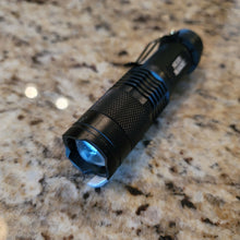 Load image into Gallery viewer, ضور استكشاف الاحجار الروحانية والمشعة والرصود والكنوز ضوء المستكشفين لاول مره