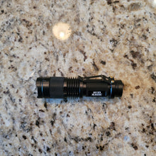 Load image into Gallery viewer, ضور استكشاف الاحجار الروحانية والمشعة والرصود والكنوز ضوء المستكشفين لاول مره