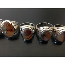 Load image into Gallery viewer, خواتم روحانية عقيق يماني وفضة - خواتم روحانية صالحة - شيخ روحاني معالج روحاني حرز خرز ابطال السحر علاج روحاني رقية شرعية