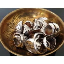 Load image into Gallery viewer, خواتم روحانية عقيق يماني وفضة - خواتم روحانية صالحة - شيخ روحاني معالج روحاني حرز خرز ابطال السحر علاج روحاني رقية شرعية